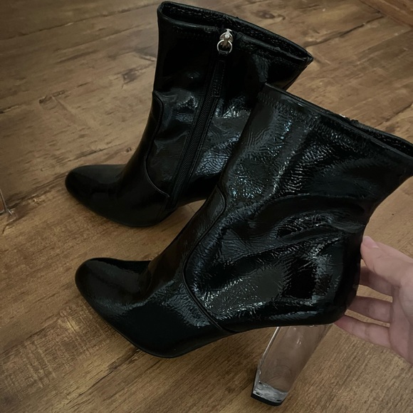 STEVE MADDEN shiny faux leather boots - Picture 2 of 3